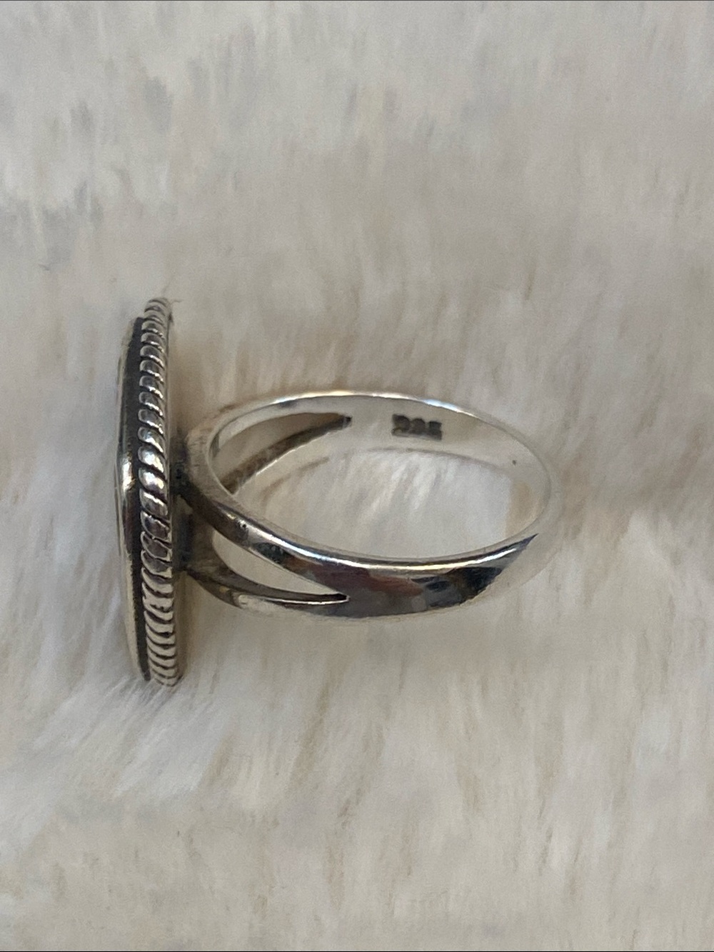 Shell Ring - Picture 5 of 6